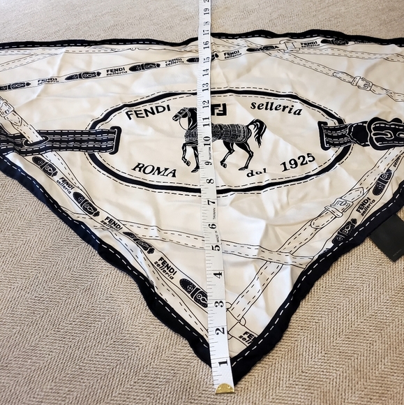 Authentic silk Fendi scarf - Picture 12 of 16